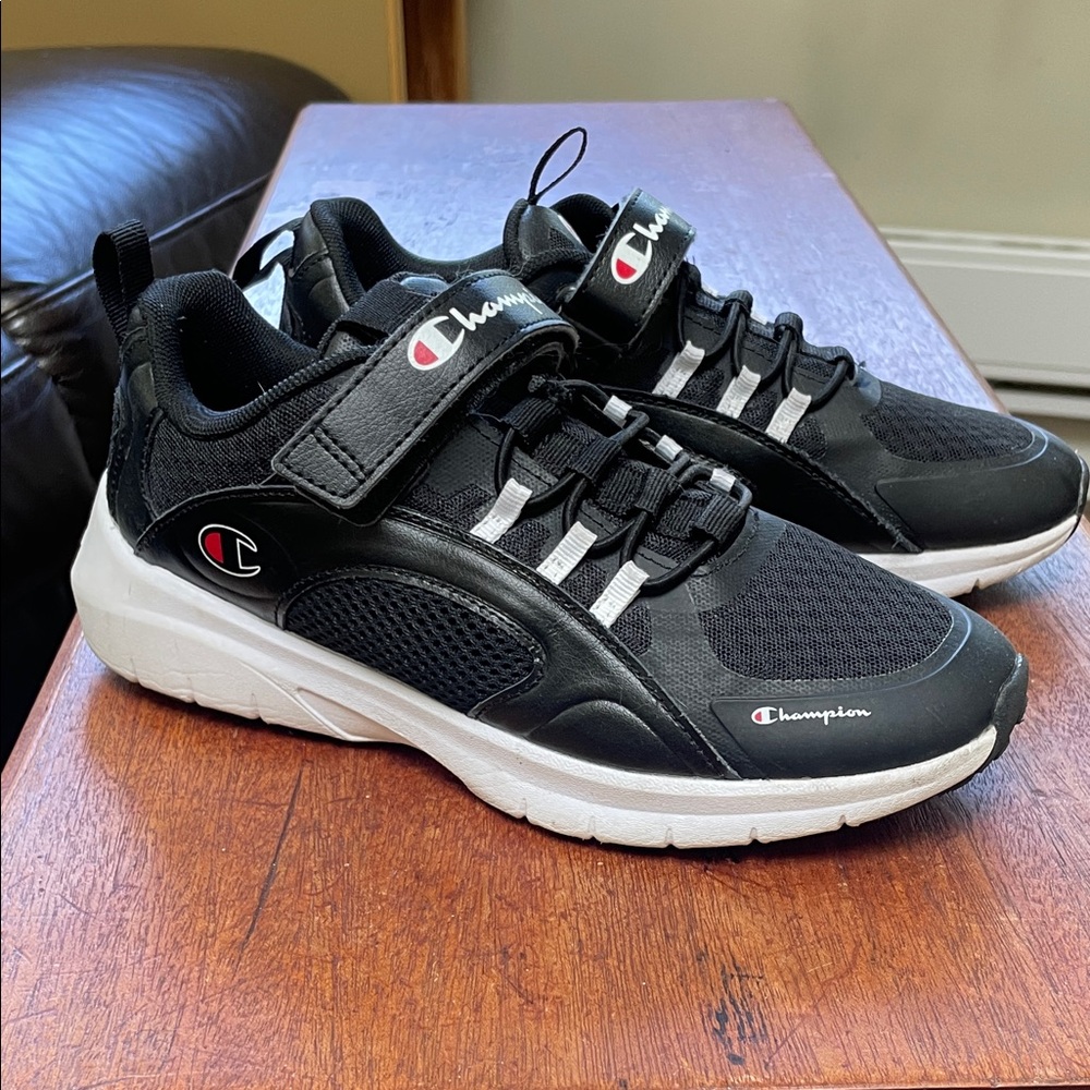 Champion Kids Black and White Sneakers youth 4